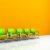 sillas · naranja · pared · cinco · verde · negocios - foto stock © AptTone