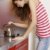 女子 · 常設 · 廚房 · 美麗 · 年輕女子 · 廚房櫃檯 - 商業照片 © bartekwardziak