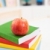 回到學校 · 書籍 · 蘋果 · 孩子們 · 房間 · 背景 - 商業照片 © ilona75