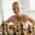 nina · jugando · ajedrez · caucásico · sonriendo · nino - foto stock © iofoto