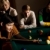 femeie · joc · Snooker · bilă · prietenii · vizionarea - imagine de stoc © nyul