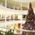 compras · centro · imagem · grande · decorado · árvore · de · natal - foto stock © pressmaster