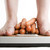 健康生活 · 對 · 女 · 腳 · 常設 · 浴室秤 - 商業照片 © SimpleFoto