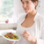 donna · incinta · ciotola · insalata · home · cucina · felice - foto d'archivio © wavebreak_media