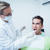 女 · 牙科醫生 · 檢查 · 牙齒 · 牙醫 · 椅子 - 商業照片 © wavebreak_media