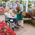 女子 · 輪椅 · 看 · 植物 · 花園 · 中心 - 商業照片 © wavebreak_media