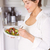 donna · incinta · ciotola · insalata · home · cucina · felice - foto d'archivio © wavebreak_media