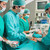 外科醫生 · 外科 · 工具 · 劇院 · 血 · 醫院 - 商業照片 © wavebreak_media